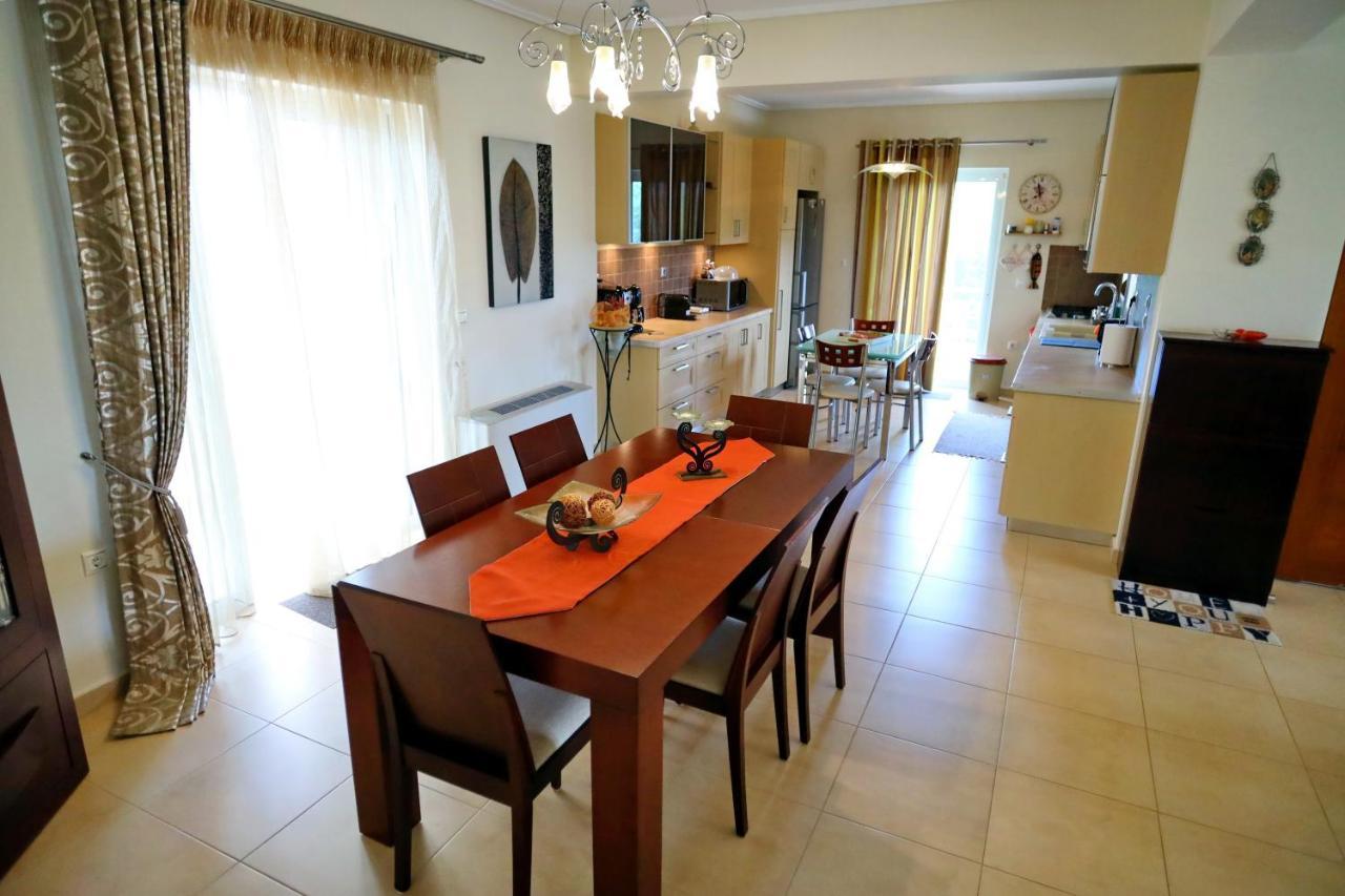 Fou'S Luxury Apartment Nafpaktos Bagian luar foto